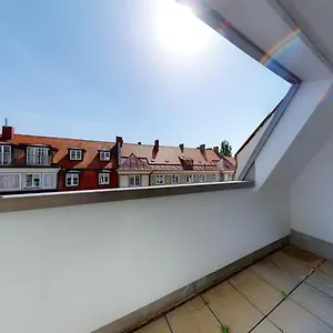 Apartment Spacious 4 Bedroom Near Center, München
